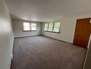 3011 Country Club Rd in Endicott, NY - Building Photo - Building Photo