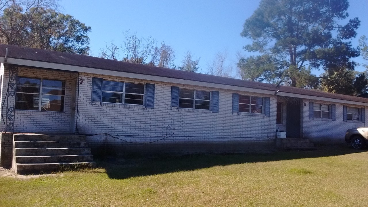 5218 Field Dr in Lake Park, GA - Foto de edificio