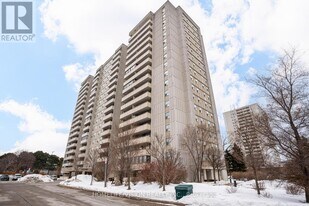 1338 York Mills Rd in Toronto, ON - Building Photo
