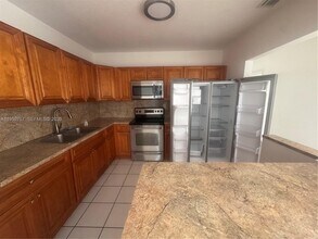 365 W 13th St in Hialeah, FL - Building Photo - Building Photo