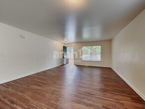 102 Lake Bridge Ct in Knightdale, NC - Building Photo - Building Photo