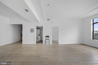 301 Spring Garden St in Philadelphia, PA - Building Photo - Building Photo