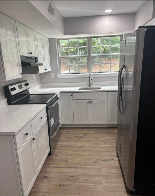 property at 2799 Bordeaux Pl