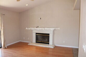 296 N Jasmine Ave in Clovis, CA - Building Photo - Building Photo