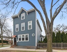 1334 Wilmette Ave in Wilmette, IL - Building Photo