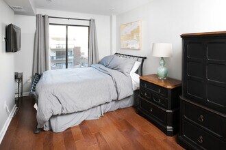 1029 N Stuart St, Unit 315 in Arlington, VA - Foto de edificio - Building Photo