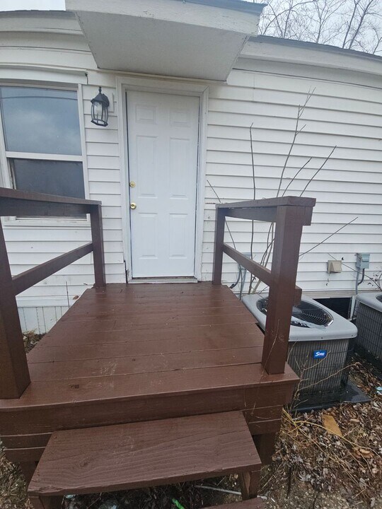 615 Reed Dr in East Alton, IL - Building Photo