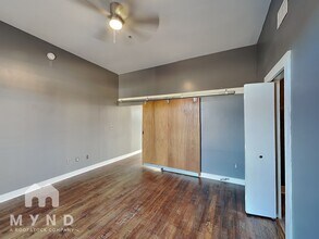 502 Pryor St SW, Unit 326 in Atlanta, GA - Foto de edificio - Building Photo