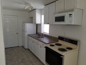 424 Camellia Dr in Winter Haven, FL - Building Photo - Building Photo