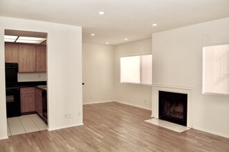 1628 S Bundy Dr in Los Angeles, CA - Building Photo - Building Photo
