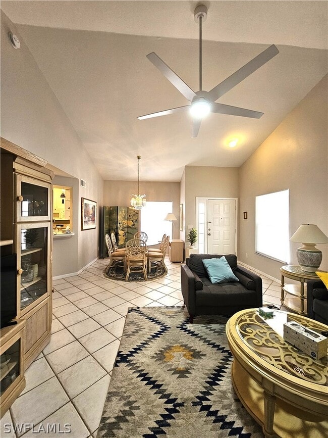 529 Windsor Sq in Naples, FL - Building Photo - Building Photo