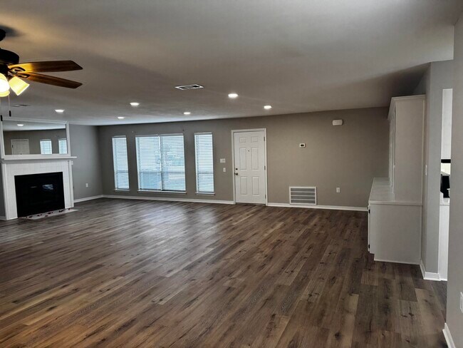 926 Holbrook Cir in Fort Walton Beach, FL - Building Photo - Building Photo