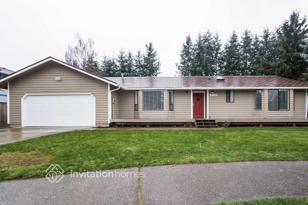 2904 32nd Ave Ct SE in Puyallup, WA - Building Photo