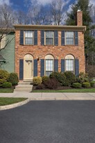 230 Perth Hill Ct in Matawan, NJ - Building Photo