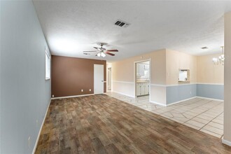 1326 Kappa St in Pasadena, TX - Building Photo - Building Photo