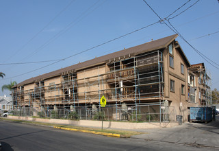 Ross Apartments in Santa Ana, CA - Building Photo - Building Photo