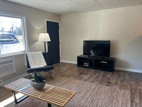 5001 Oberlin Ave-Unit -2 in Lorain, OH - Foto de edificio - Building Photo