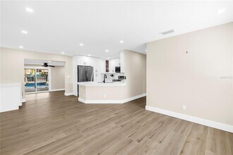 4891 Venetian Blvd NE in St. Petersburg, FL - Building Photo - Building Photo