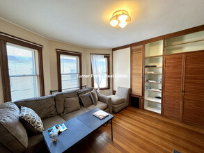 18 Romsey St, Unit 2 in Boston, MA - Foto de edificio - Building Photo