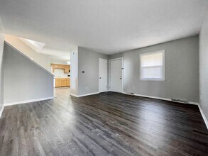 3910-3912 Camelot Dr SE in Grand Rapids, MI - Building Photo - Building Photo