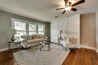 3609 W Seminary Dr in Fort Worth, TX - Foto de edificio - Building Photo