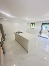 2110 NW 43rd St in Miami, FL - Building Photo - Building Photo
