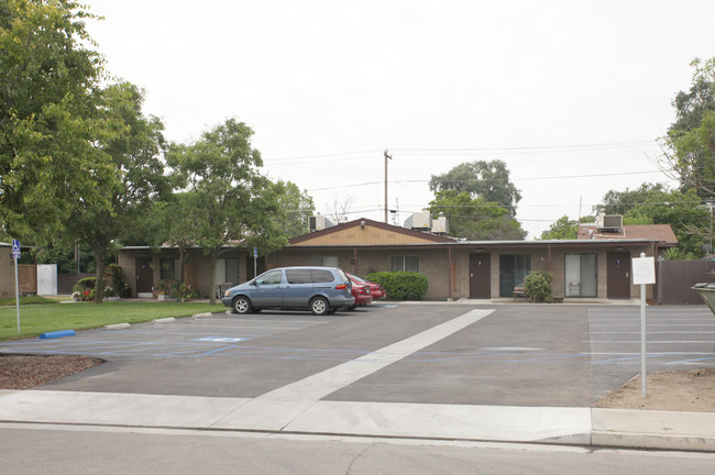 Lemoore Elderly Apartments in Lemoore, CA - Building Photo - Building Photo