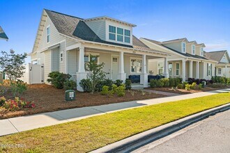 2121 Sedges Ave in Panama City, FL - Building Photo - Building Photo