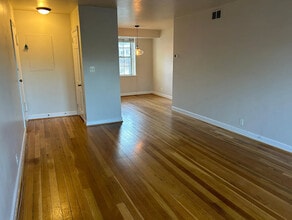 3024 S Buchanan St, Unit B2 in Arlington, VA - Foto de edificio - Building Photo