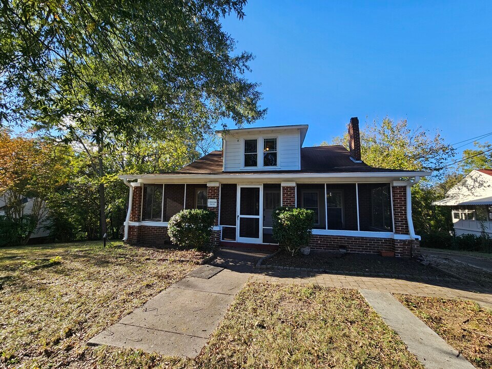 920 N Church St in Salisbury, NC - Foto de edificio