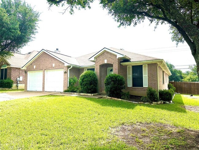 14901 Babbling Brook Dr in Austin, TX - Building Photo - Building Photo