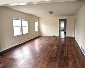 1343 E Broadway Ave in Norton Shores, MI - Building Photo - Building Photo