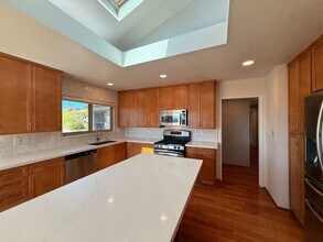1855 Magdalene Way in San Diego, CA - Building Photo - Building Photo