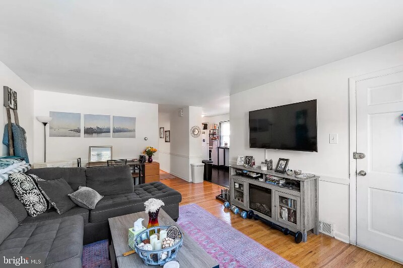 410 W Jefferson St in Media, PA - Building Photo