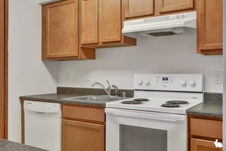 Eureka Street Apartments in Anchorage, AK - Building Photo - Building Photo