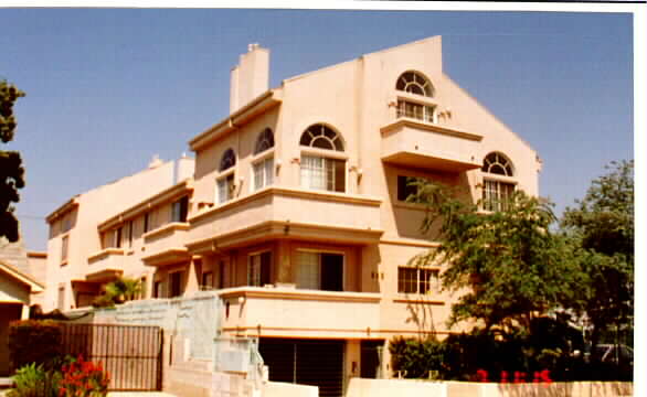 945 N Hudson Ave in Los Angeles, CA - Building Photo - Building Photo