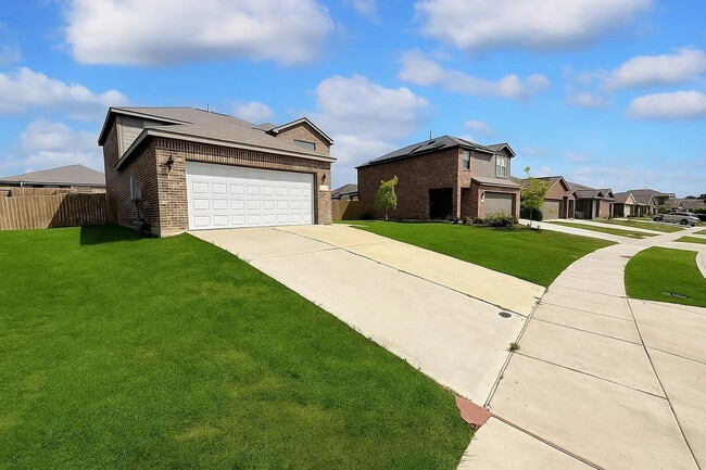 Room in House on Serena Dr in Ferris, TX - Building Photo - Building Photo