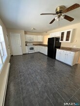 27 Thomas St in New Britain, CT - Building Photo - Building Photo