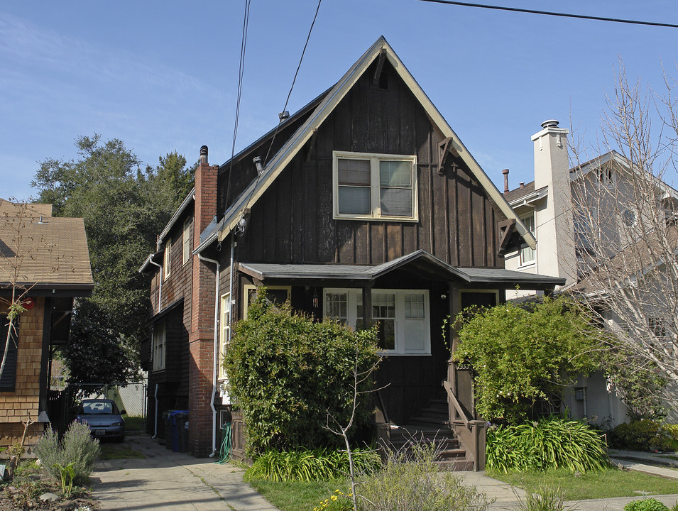 1351-1353 Grove St in Alameda, CA - Foto de edificio