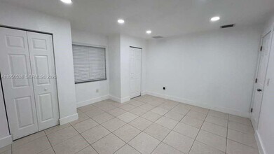 4722 NW 192nd Terrace in Miami Gardens, FL - Building Photo - Building Photo