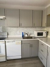 19 Abbey Ln, Unit 2060 in Delray Beach, FL - Foto de edificio - Building Photo