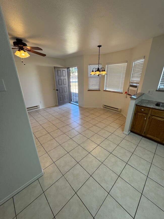 3214 N Victor Rd, Unit Apt C in Prescott Valley, AZ - Foto de edificio - Building Photo