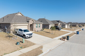 Azle Grove in Azle, TX - Building Photo - Building Photo