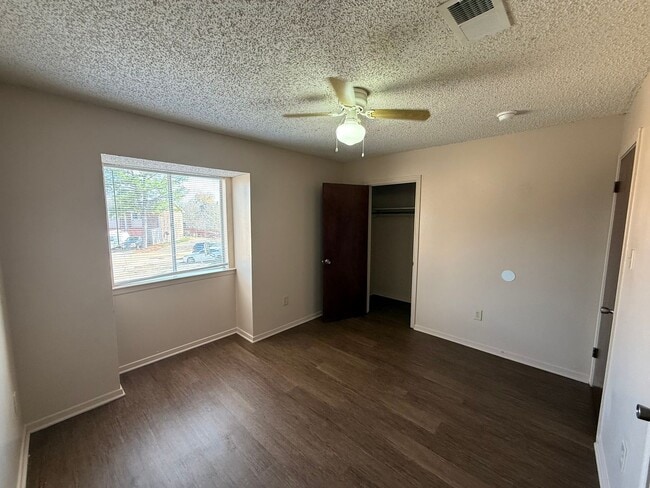 8911 GSRI Ave in Baton Rouge, LA - Building Photo - Building Photo