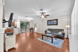 2231 Golden Oak Ln in Valrico, FL - Building Photo - Building Photo