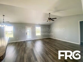 200 Willow Pond Dr in La Grange, NC - Building Photo - Building Photo