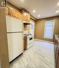 830 Parent in Windsor, ON - Foto de edificio - Building Photo