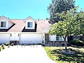 4534 Whitney Ave in Sacramento, CA - Building Photo - Building Photo