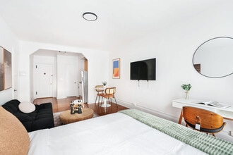 444 W 48th St in New York, NY - Building Photo - Building Photo