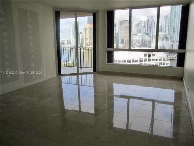 520 Brickell Key Dr, Unit A1519 in Miami, FL - Building Photo - Building Photo